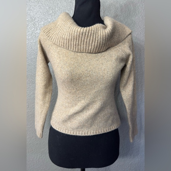 Wayf Women’s Sz XS Tan Cowl Neck Acrylic Wool Blend Sweater - Picture 6 of 6